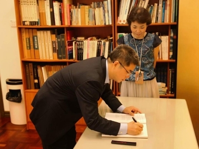 Liang Caide 中国総領事